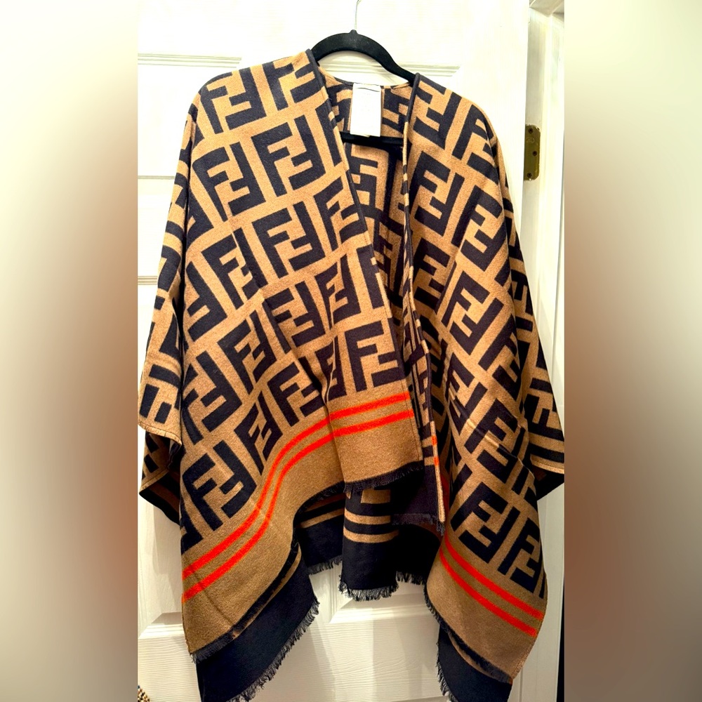 BRAND NEW!! FENDI ROMA SILK and WOOL PONCHO/CAPE
